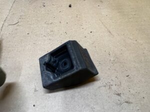 ODBÓJ ODBOJNIK KLAPY TYŁ BAGAŻNIKA FORD ESCAPE MK4