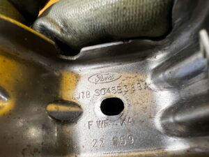 WSPORNIK MOCOWANIE STELAŻ DESKI KONSOLI FORD ESCAPE MK4