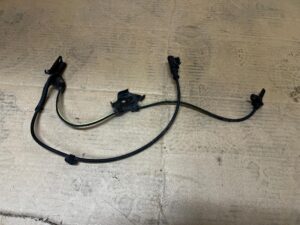 CZUJNIK ABS PRZÓD PRAWY TOYOTA AURIS II