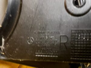 SZYBA KAROSERYJNA BŁOTNIKA TYŁ PRAWA PRAWY MERCEDES GL X166 2013R