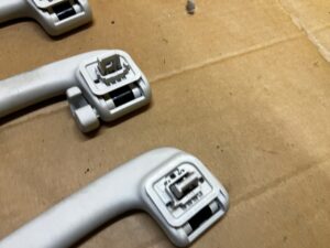 KOMPLET RĄCZKI UCHWYTY PODSUFITKI FORD ESCAPE MK4 KUGA MK3