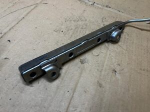 LISTWA WTRYSKOWA TOYOTA AURIS II 1.8 HYBRID