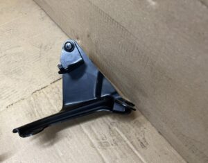 MOCOWANIE KANAPY FOTELI TYŁ TOYOTA AURIS II HB