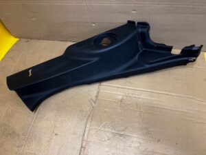 PLASTIK OSŁONA LISTWA KANAPY SŁUPKA C TYŁ PRAWY TOYOTA AURIS II