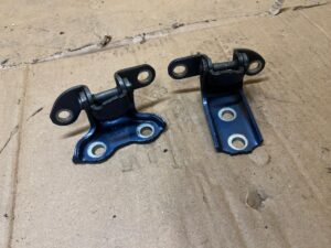 KOMPLET ZAWIASY DRZWI TYŁ LEWY TOYOTA AURIS II