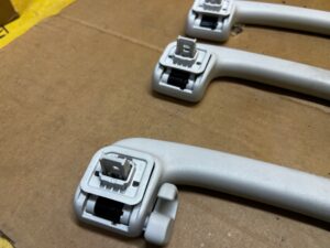 KOMPLET RĄCZKI UCHWYTY PODSUFITKI FORD ESCAPE MK4 KUGA MK3