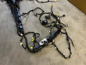 OKABLOWANIE INSTALACJA WIĄZKA WNĘTRZA FORD ESCAPE MK4 1.5 ECOBOOST