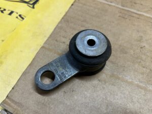 MOCOWANIE WIESZAK UCHWYT WSPORNIK WYDECHU AUDI A8 D4