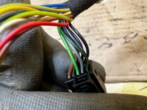 LUSTERKO ZEWNĘTRZNE LEWE 20 10+10 PIN KAMERA ASYSTENT MERCEDES GL X166 149