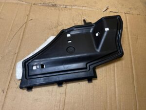 OSŁONA ZAŚLEPKA SCHOWKA PASAŻERA DESKI KONSOLI PRAWA TOYOTA AURIS II EU