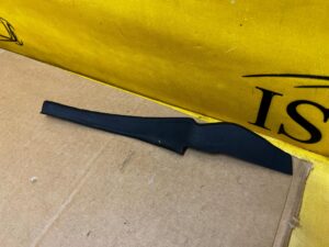 ZAKOŃCZENIE OSŁONA LISTWA PODSZYBIA LEWA FORD ESCAPE MK4 KUGA MK3