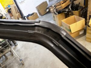 RAMKA USZCZELKA DRZWI TYŁ LEWY FORD ESCAPE MK4