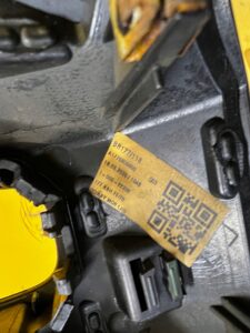 KRATKI NAWIEWU DESKI KONSOLI ŚRODKOWE MERCEDES A W177 A35 AMG PIANO BLACK