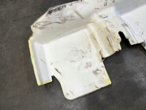 WYPEŁNIENIE WYGŁUSZENIE WYKŁADZINA STYROPIAN PODŁOGI TYŁ PEUGEOT 2008 II