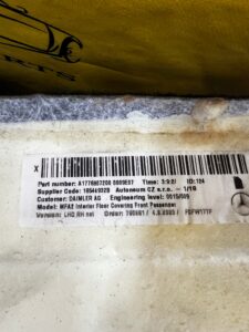 WYKŁADZINA DYWAN WNĘTRZA PODŁOGI PRZÓD PRAWY PRAWA MERCEDES A W177