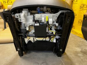 WNĘTRZE FOTELE KANAPA GRZANE BOCZKI SKÓRA AIRBAG ISOFIX TOYOTA RAV4 V EU