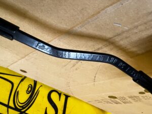 KOMPLET RAMIONA RAMIĘ WYCIERACZEK WYCIERACZKI PRZÓD FORD ESCAPE MK4