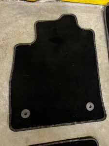 KPL DYWANIKI WYCIERACZKI WELUROWE ORYGINALNE PRZÓD TYŁ FORD FIESTA MK8 EU