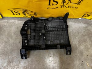 POKRYWA OSŁONA OBUDOWA SKRZYNKI BEZPIECZNIKÓW MERCEDES A W177