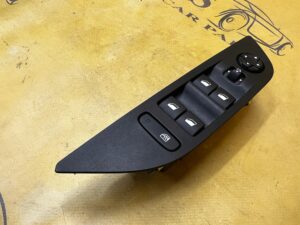 PANEL PRZYCISK PRZEŁĄCZNIK SZYB LUSTEREK DRZWI PRZÓD LEWY PEUGEOT 2008 II