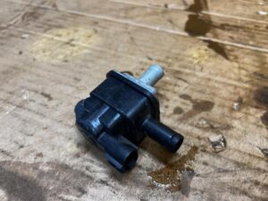 ZAWÓR PODCIŚNIENIA TOYOTA RAV4 V 2.5 HYBRID