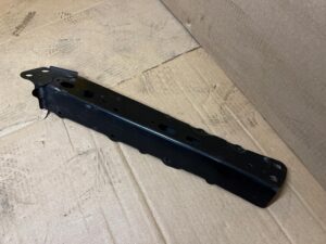 KIEŁ WSPORNIK WÓZKA SANEK PRZÓD PRAWY TOYOTA AURIS II