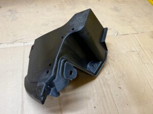 PŁYTA OSŁONA PODWOZIA TYŁ LEWY LEWA TOYOTA AURIS II HB