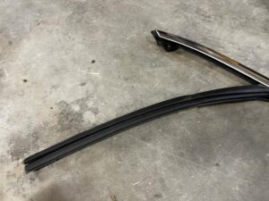 RAMKA USZCZELKA DRZWI PRZÓD LEWY FORD ESCAPE MK4