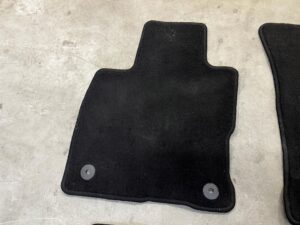 KOMPLET DYWANIKI WYCIERACZKI WELUROWE ORYGINALNE FORD ESCAPE MK4