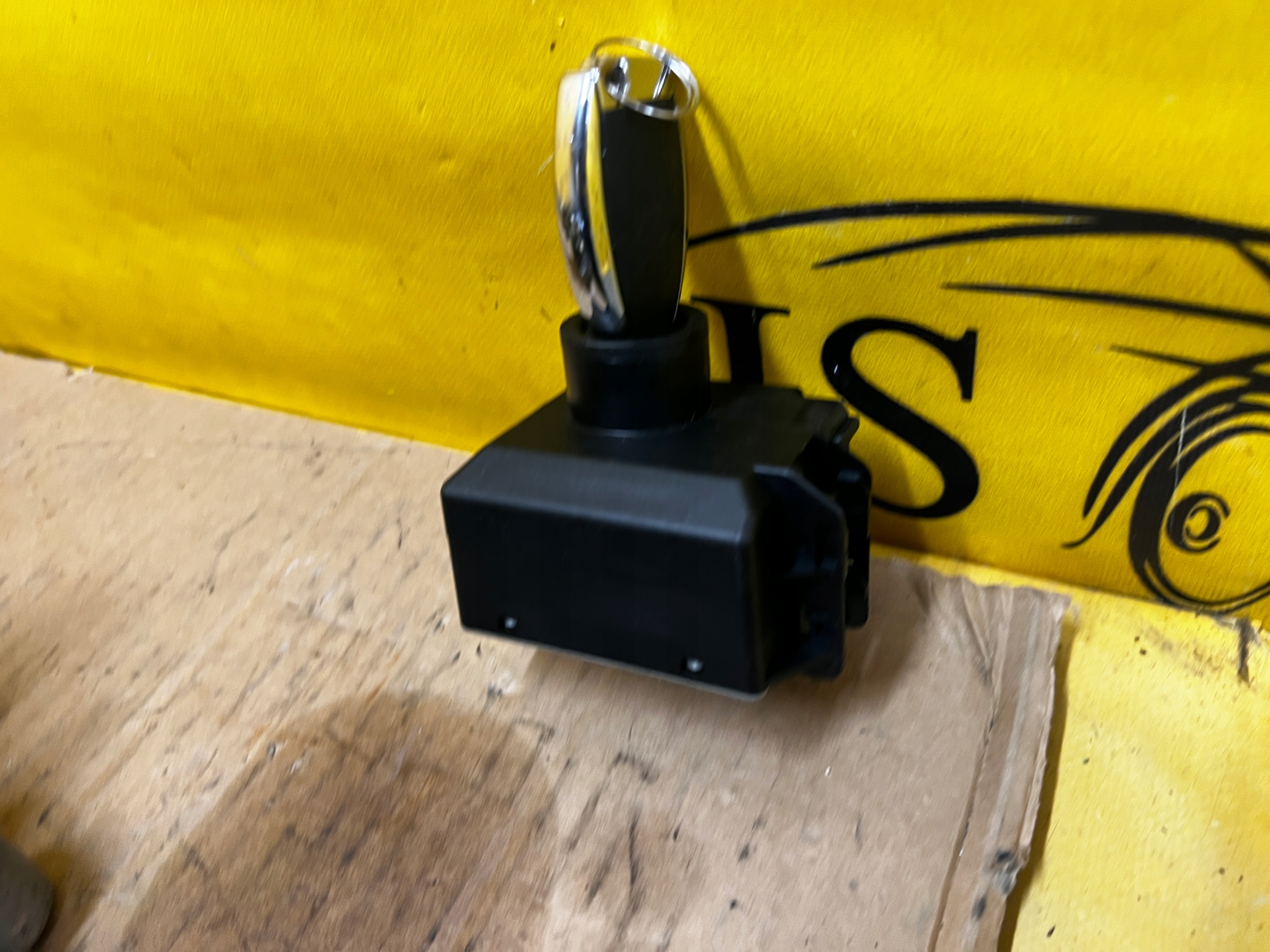 STACYJKA KLUCZYK KIESZEŃ MERCEDES GL X166