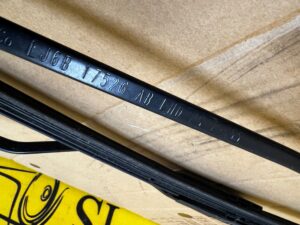 KOMPLET RAMIONA RAMIĘ WYCIERACZEK WYCIERACZKI PRZÓD FORD ESCAPE MK4