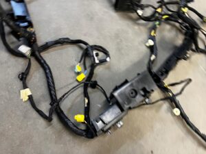 OKABLOWANIE INSTALACJA WIĄZKA WNĘTRZA FORD ESCAPE MK4 1.5 ECOBOOST