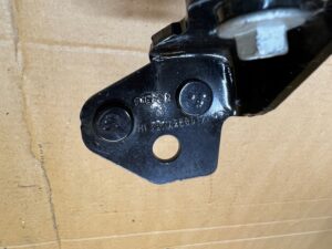 ZAWIAS DRZWI TYŁ LEWY FORD ESCAPE MK4 UM