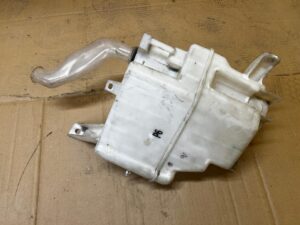 ZBIORNIK ZBIORNICZEK SPRYSKIWACZY TOYOTA AURIS II