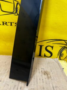 LISTWA SZYBY KAROSERYJNEJ BŁOTNIKA TYŁ PRAWA PRAWY MERCEDES GL X166