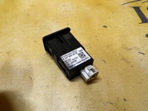 GNIAZDO USB C PORT ŁADOWARKA MERCEDES A W177