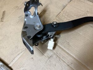 PEDAŁ HAMULCA CZUJNIK AUTOMAT TOYOTA AURIS II EU