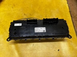 PANEL PRZEŁĄCZNIK NAWIEWU KLIMATYZACJI FORD ESCAPE MK4 KUGA MK3