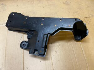 PŁYTA OSŁONA PODWOZIA PRAWA TOYOTA AURIS II