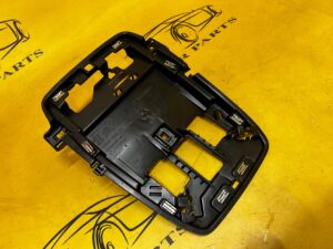 MOCOWANIE STELAŻ WSPORNIK LAMPKI PODSUFITKI PEUGEOT 2008 II