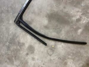 RAMKA USZCZELKA DRZWI TYŁ LEWY FORD ESCAPE MK4