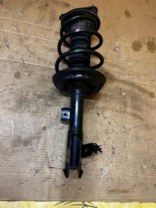 MCPHERSON AMORTYZATOR SPRĘŻYNA PRZÓD PRAWY TOYOTA RAV4 V 2.5 HYBRID