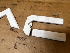 EMBLEMAT ZNACZEK NAPIS POKRYWY TYŁ BAGAŻNIKA DACIA SANDERO III