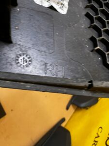 OSŁONA ZAŚLEPKA RELINGU DACHU PRAWA FORD ESCAPE MK4