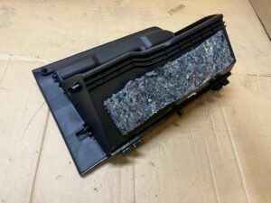 SCHOWEK PASAŻERA DESKI KONSOLI PRAWY TOYOTA AURIS II