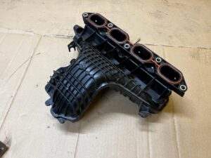 KOLEKTOR SSĄCY TOYOTA AURIS II 1.8 HYBRID