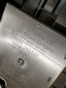 WKŁAD OBUDOWA OSŁONA SCHOWEK BAGAŻNIKA MERCEDES A W177