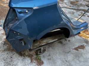 ĆWIARTKA BŁOTNIK PRÓG SŁUPEK PAS TYŁ PRAWY TOYOTA AURIS II HB