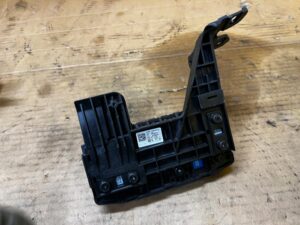 SKRZYNKA MODUŁ BEZPIECZNIKÓW MERCEDES GL X166