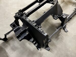 STELAŻ DOLNY DESKI KOKPITU DESKA KONSOLA DOLNA DÓŁ TOYOTA AURIS II EU